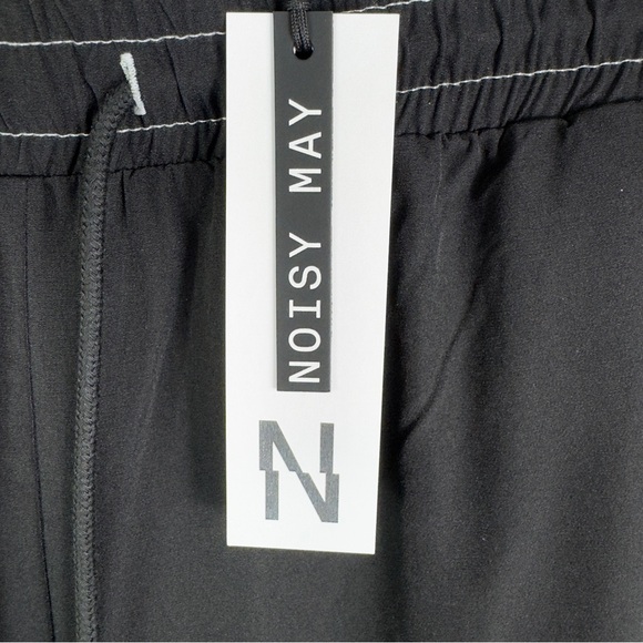 NWT Noisy May Kirby Cargo Utility Jogger Pants Black/White Women’s Size XL - Picture 14 of 16